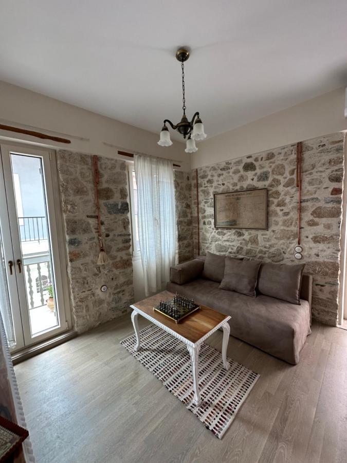 Stone Villa Питагорио Екстериор снимка
