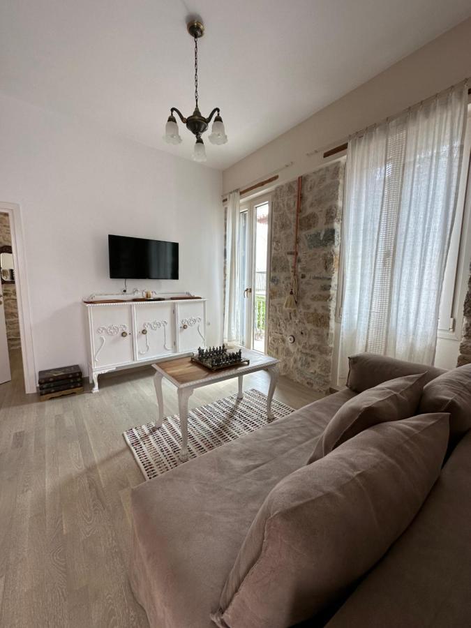 Stone Villa Питагорио Екстериор снимка